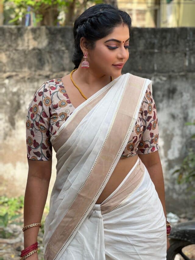 Who is Actress SurekhaReddy ?, Youtube Actress Surekha Reddy Collections, iiQ8
