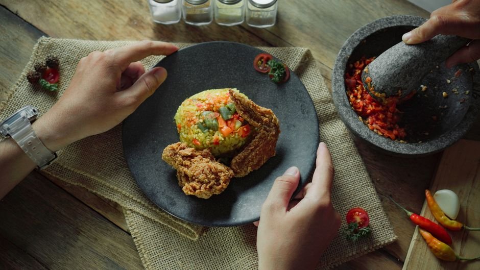 Chicken Jadoh Recipe: Authentic Khasi-Style Meghalaya Chicken Rice iiQ8