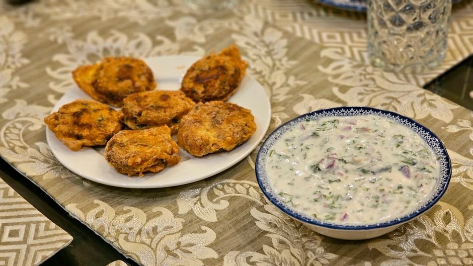 Kadhi Pakora Recipe: Punjabi-Style Besan Kadhi with Crispy Pakoras | iiQ8 Best