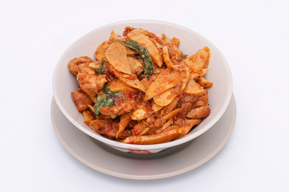 Naga Chicken Curry Recipe: Authentic Nagaland-Style Spicy Chicken with Bamboo Shoot