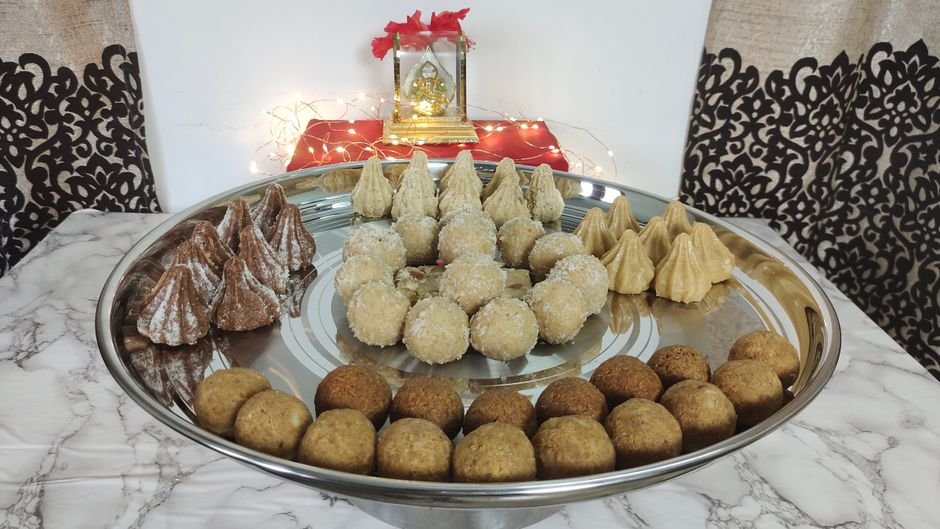 Til Gud Ladoo Recipe: Easy Sesame Jaggery Ladoo for Makar Sankranti | iiQ8 Best