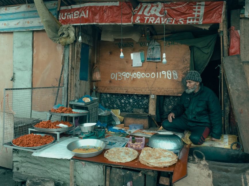 Indian Food in Kuwait City: Office Lunch, Buffet & Family Dining Guide